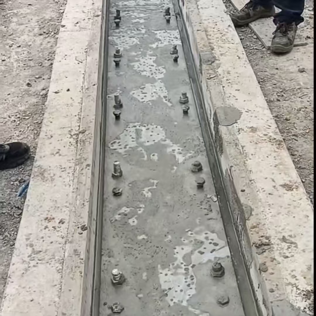 安丘港口码头起重机龙门吊重型机械设备稳固用早强快凝轨道胶泥